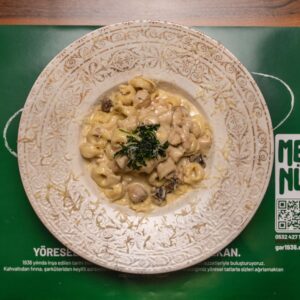 Tavukla Mantarlı Tortellini